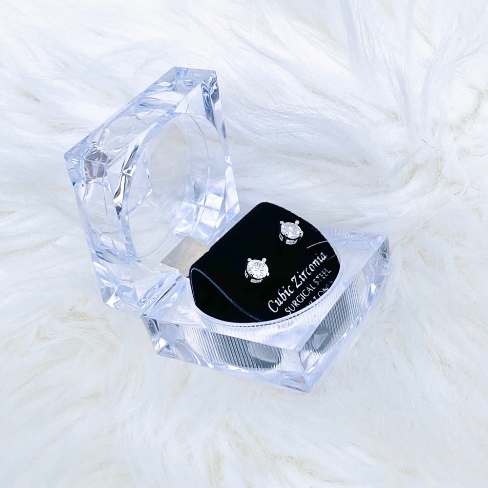 COPY - Fashion Studded Earrings & Box Silver Color